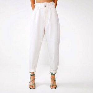 Zara Paper Bag High Waist white jeans